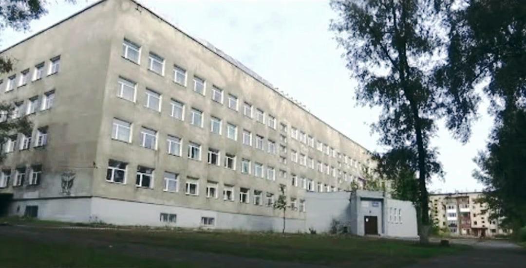 МБОУ СОШ в пос.Усть-Омчуг.